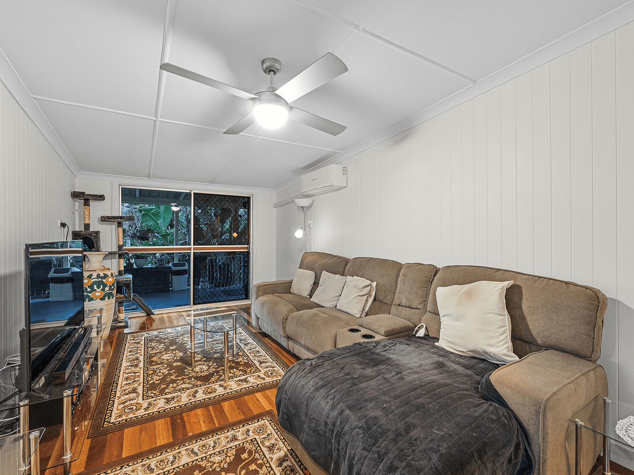 8 William Street, BLACKSTONE, QLD 4304