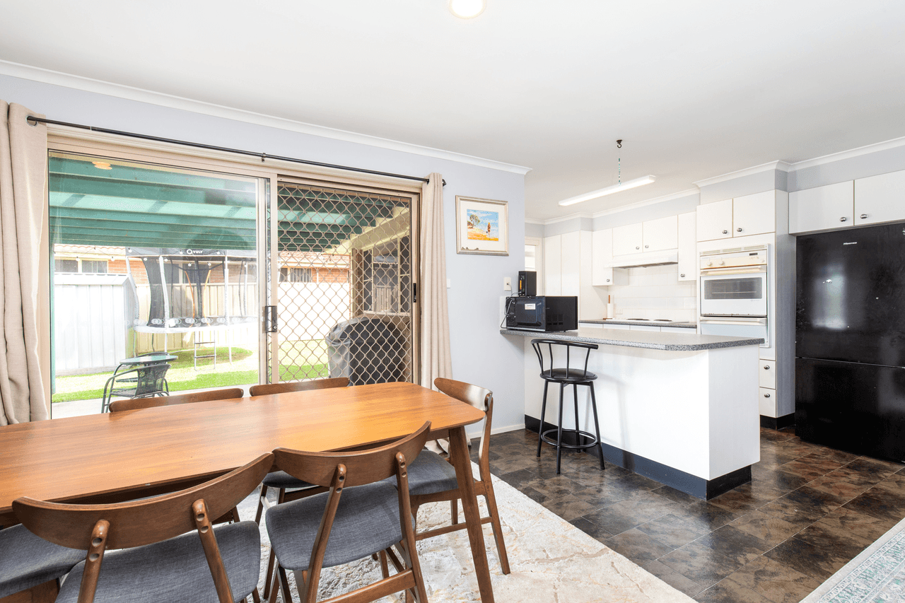 12 Redman Road, MEDOWIE, NSW 2318