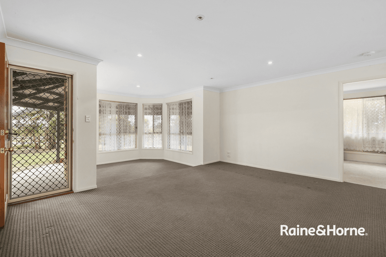 73-75 West Sentinel Dr, GREENBANK, QLD 4124