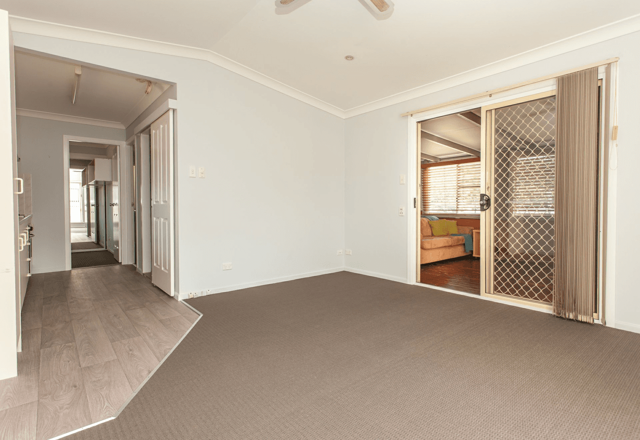 30 John St, ELLALONG, NSW 2325