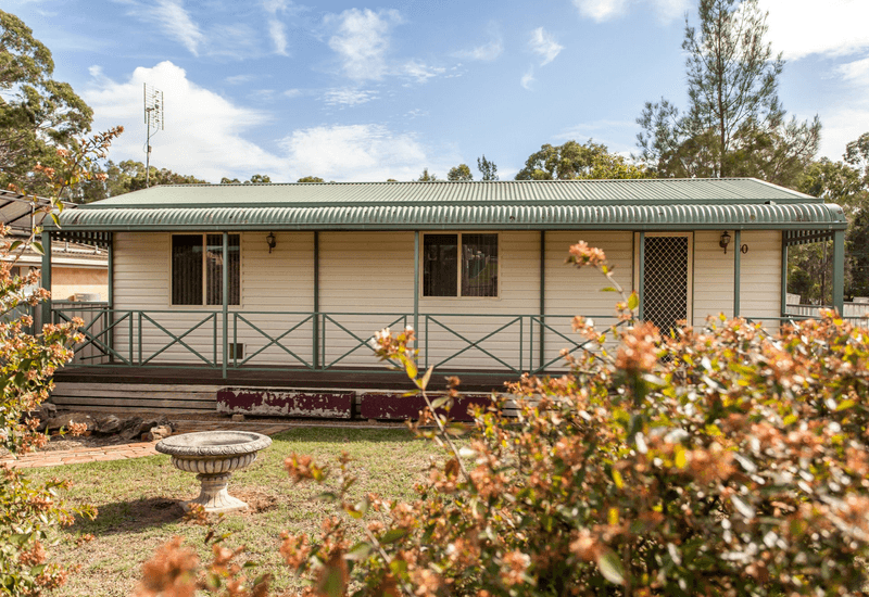 30 John St, ELLALONG, NSW 2325