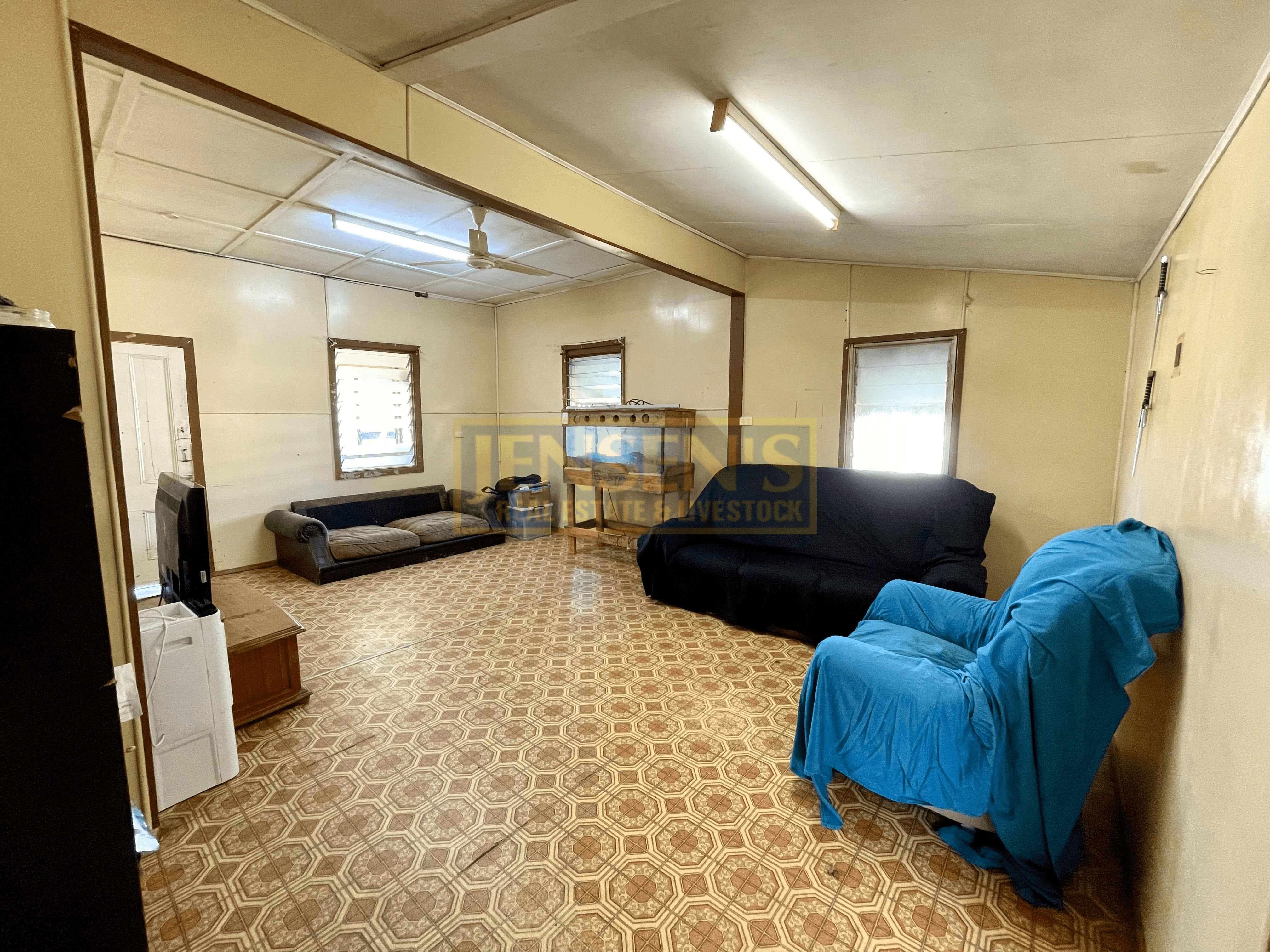 38 Aland Street, CHARTERS TOWERS CITY, QLD 4820