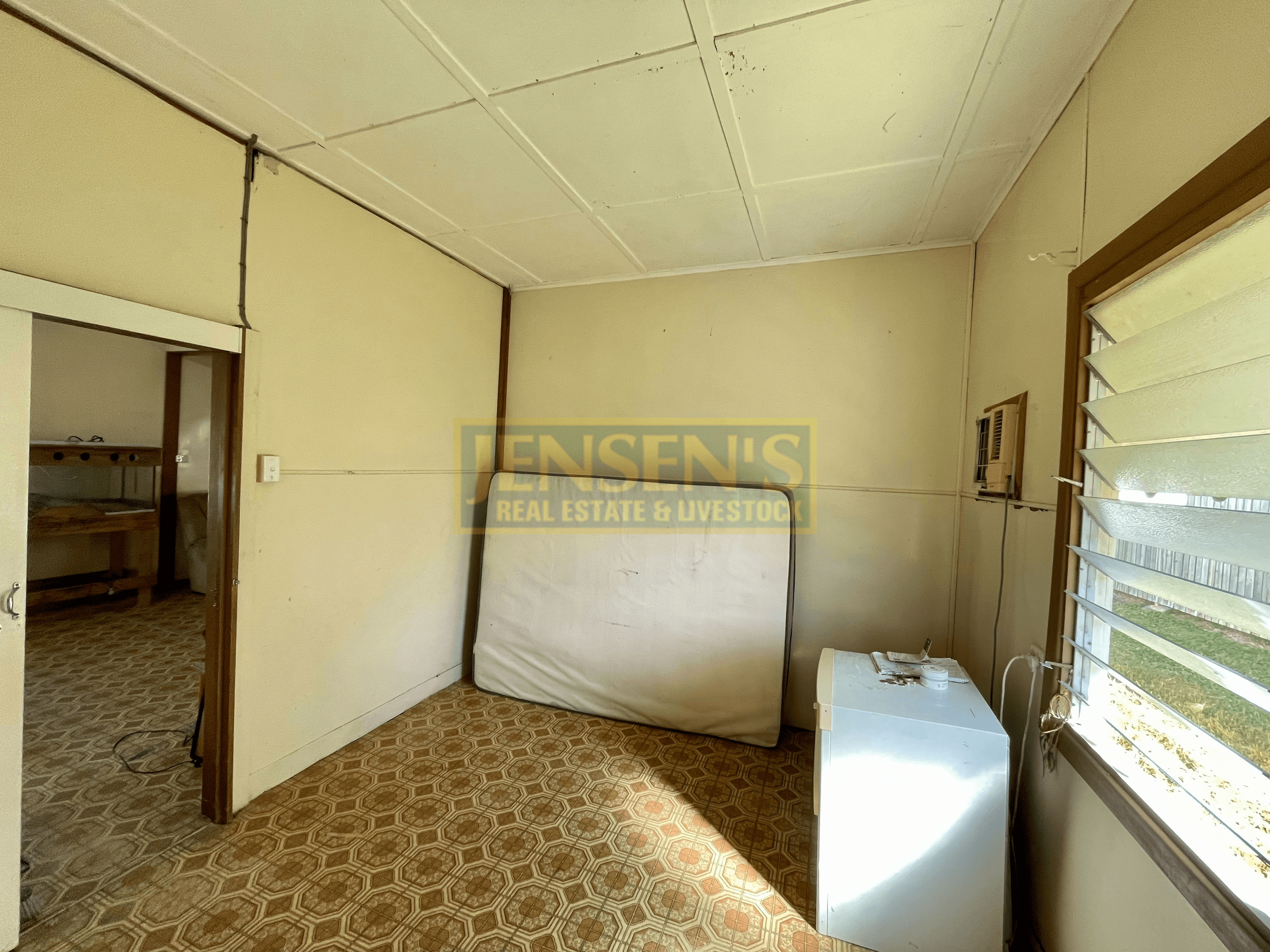 38 Aland Street, CHARTERS TOWERS CITY, QLD 4820