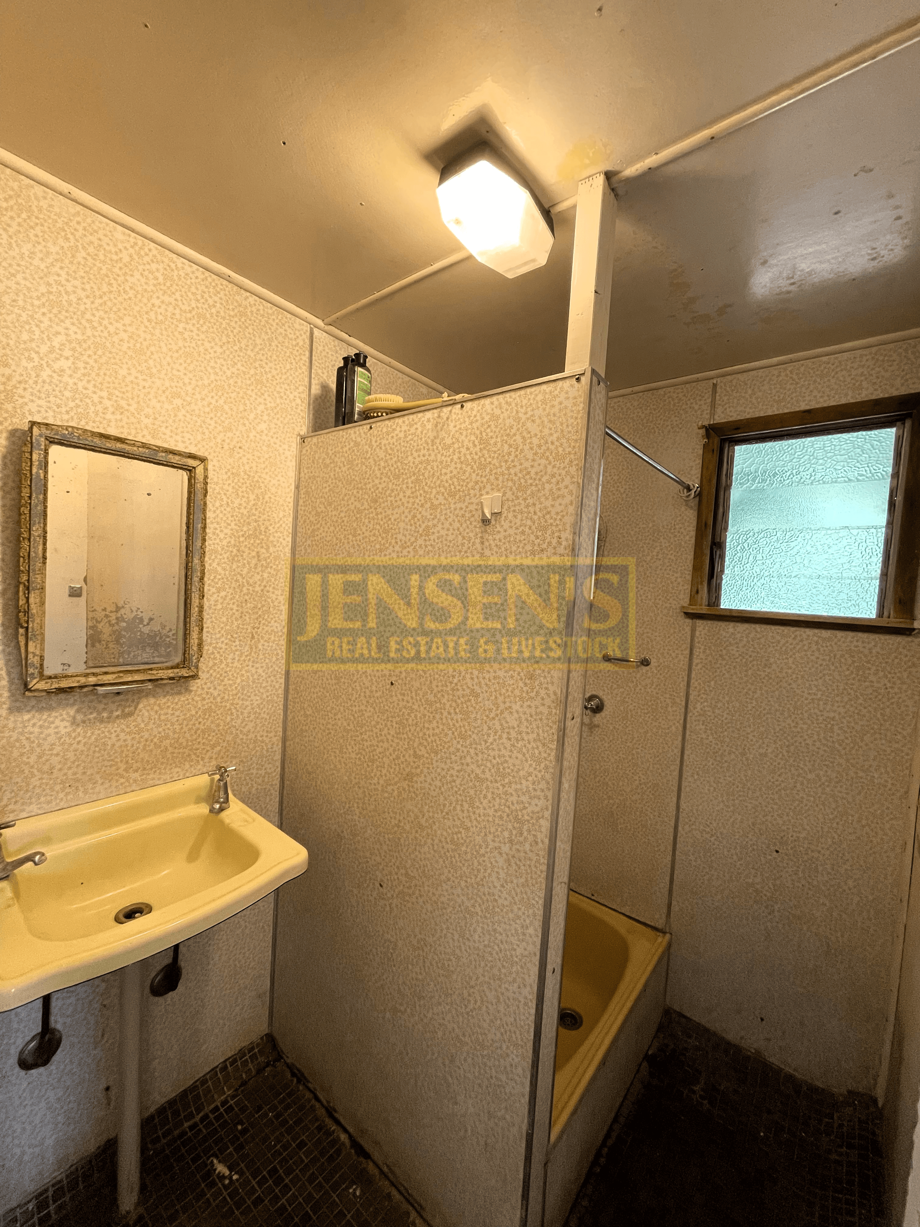 38 Aland Street, CHARTERS TOWERS CITY, QLD 4820