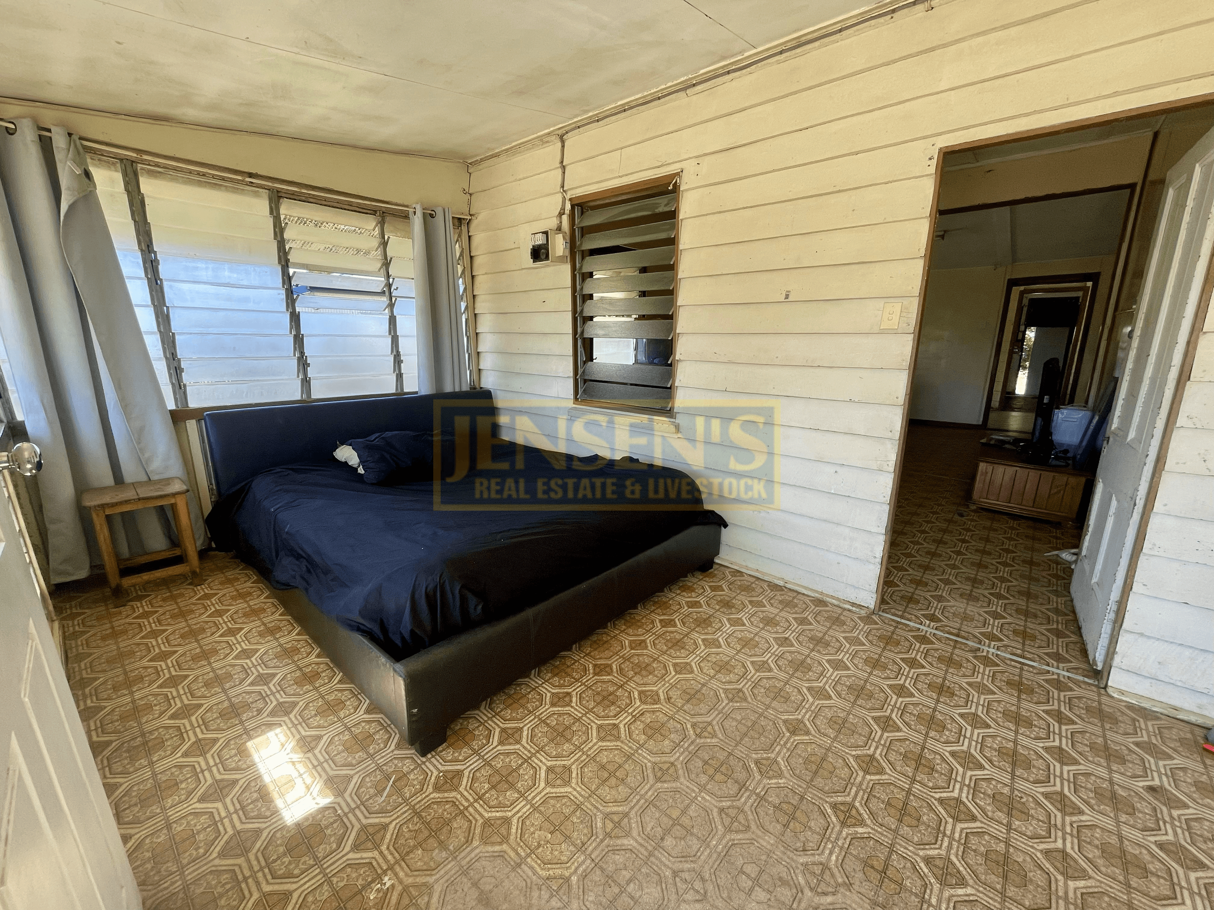 38 Aland Street, CHARTERS TOWERS CITY, QLD 4820
