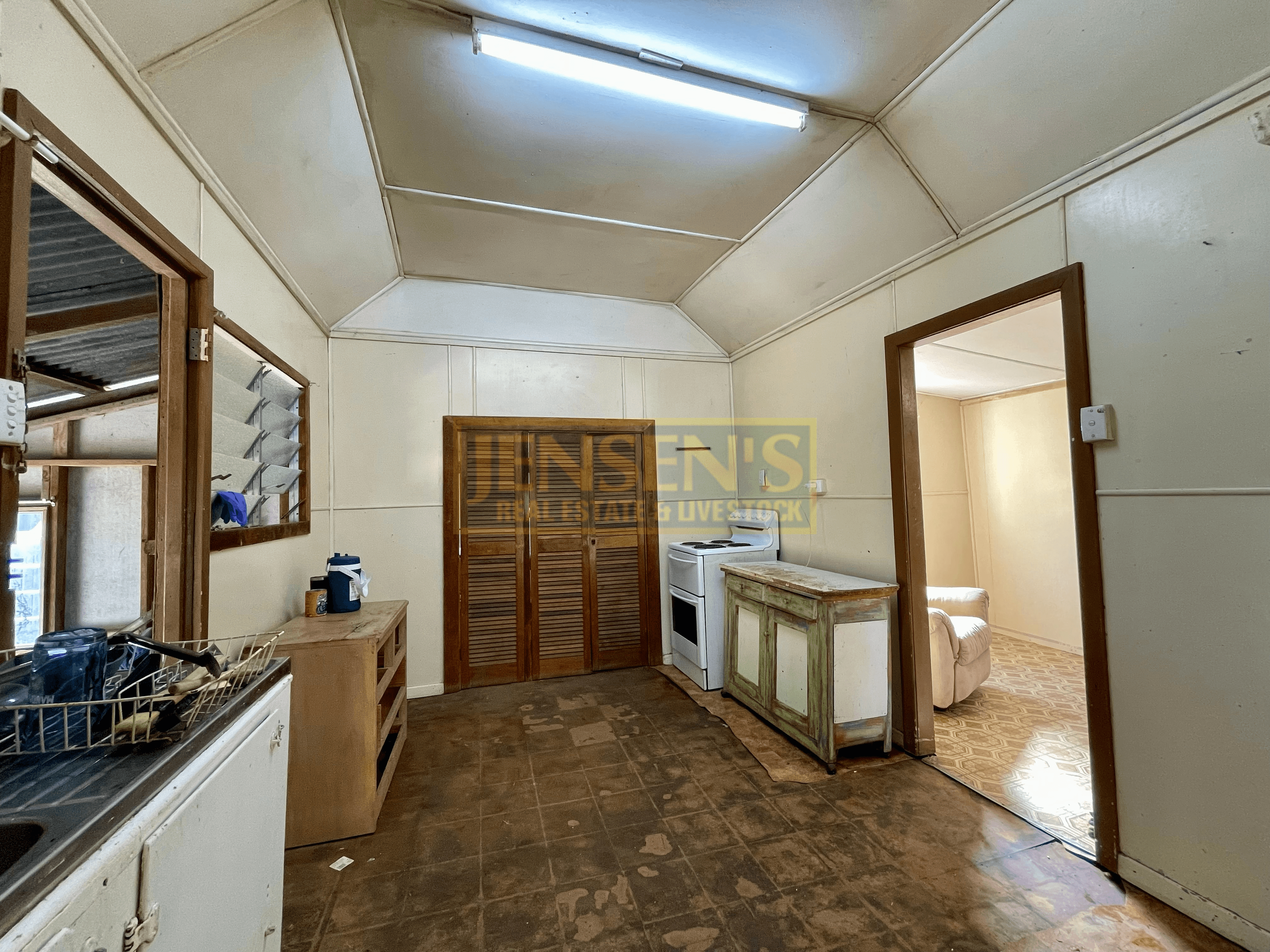 38 Aland Street, CHARTERS TOWERS CITY, QLD 4820