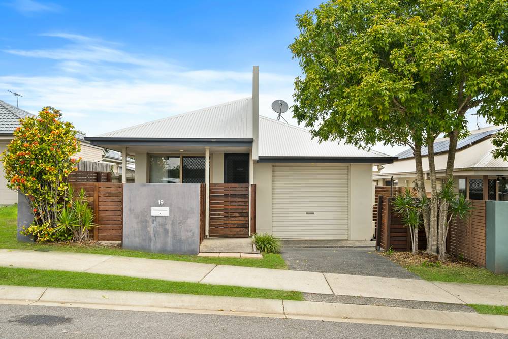 19 Barrington Street, SPRINGFIELD LAKES, QLD 4300