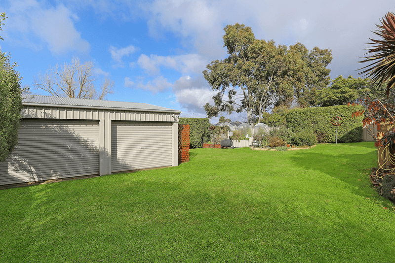 16 Sedgewick Street, HAMILTON, VIC 3300