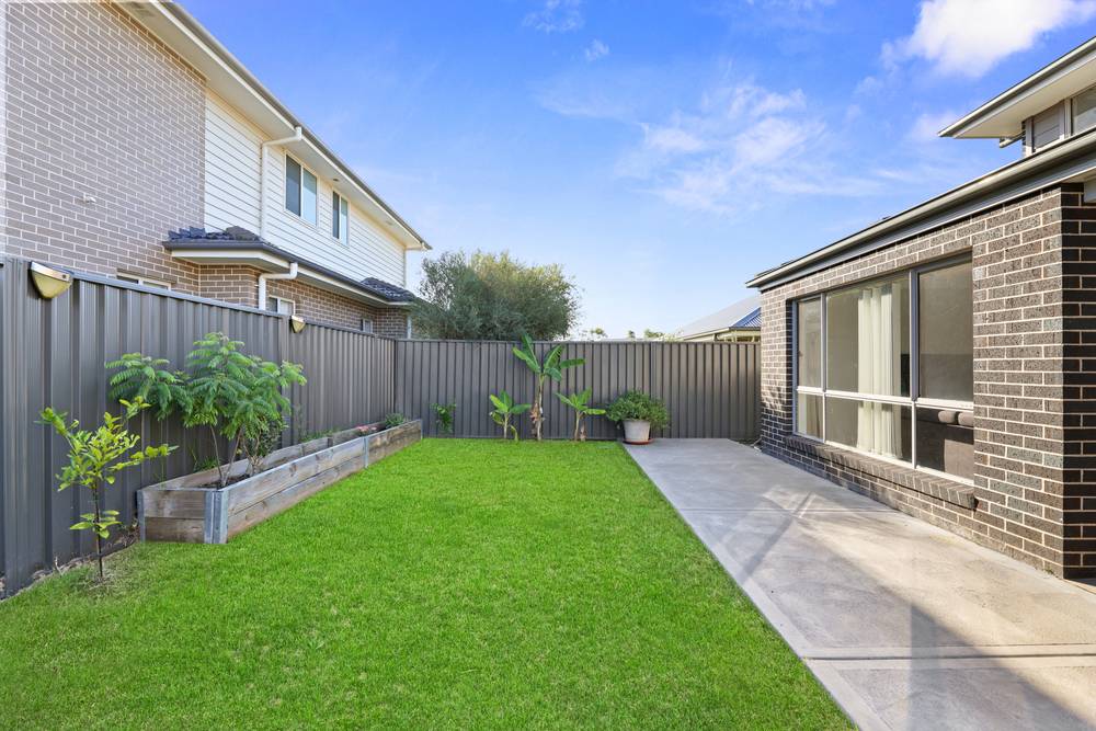 12 Holly Crescent, Jordan Springs, NSW 2747