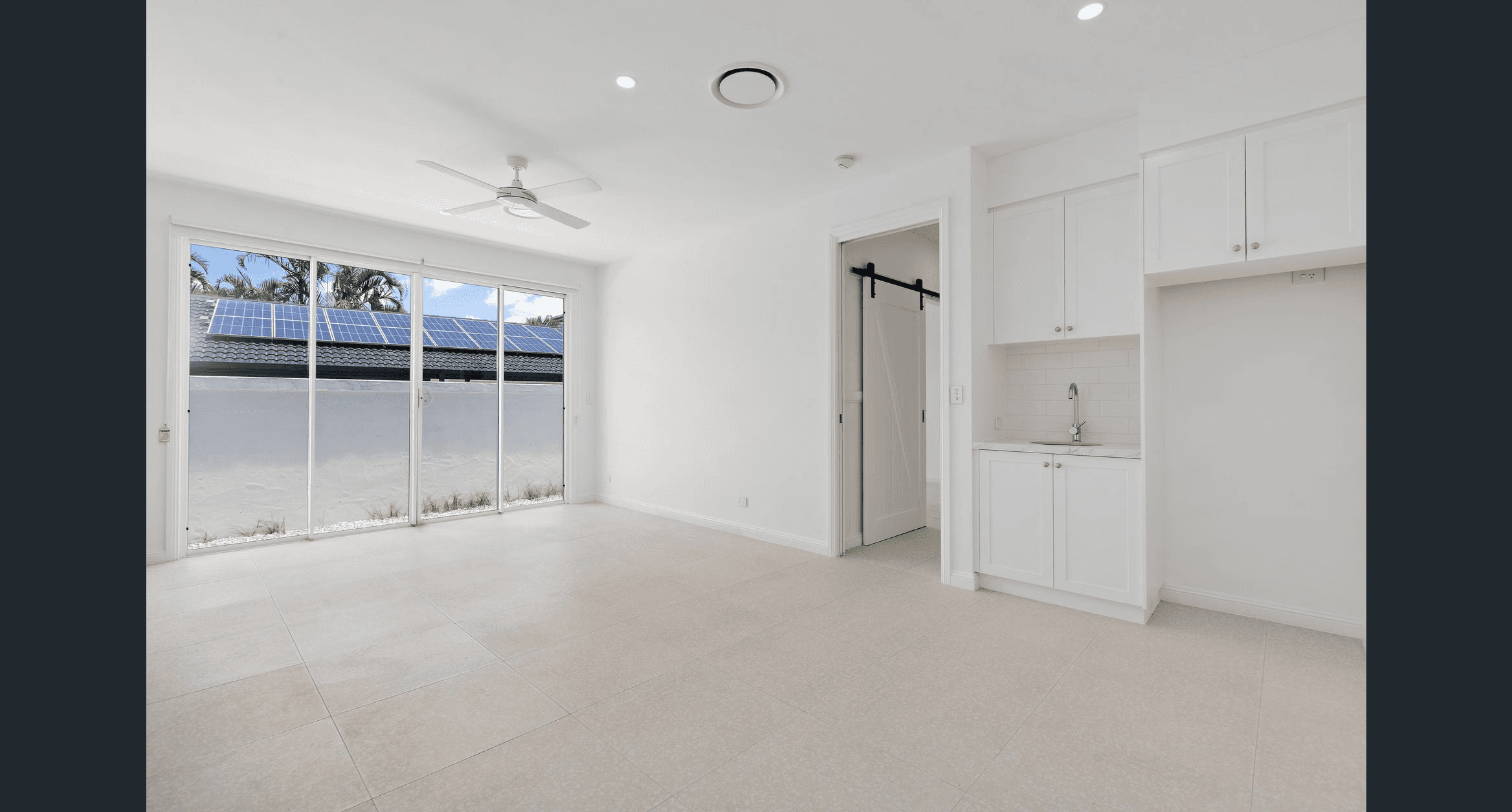 16 Conifer Crescent, BROADBEACH WATERS, QLD 4218