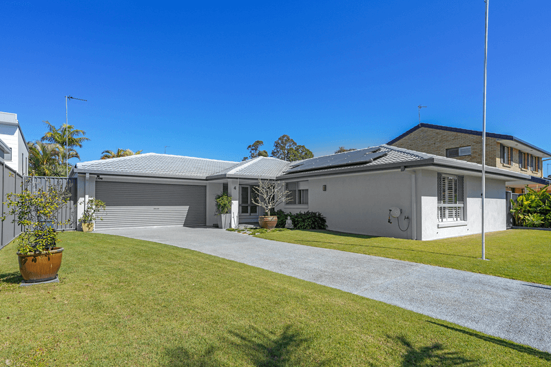 4 Metricup Court, MERMAID WATERS, QLD 4218