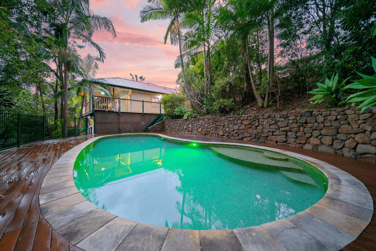 15 Wattlebird Court, CURRUMBIN VALLEY, QLD 4223