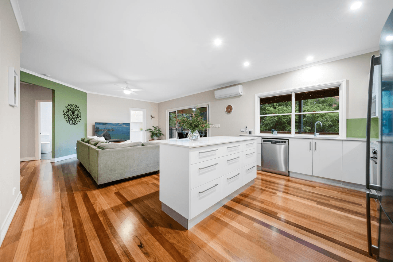 15 Wattlebird Court, CURRUMBIN VALLEY, QLD 4223