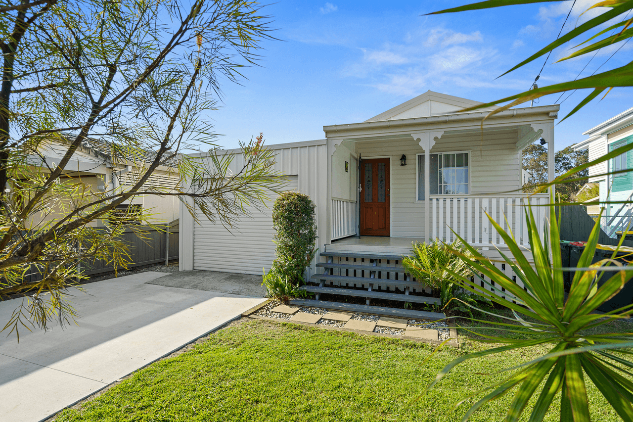 9 Daniel Street, LOTA, QLD 4179