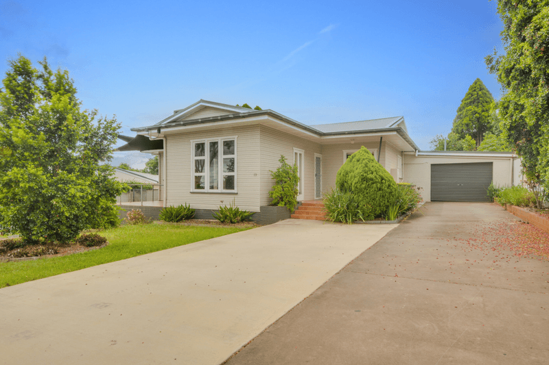 19 South Street, RANGEVILLE, QLD 4350