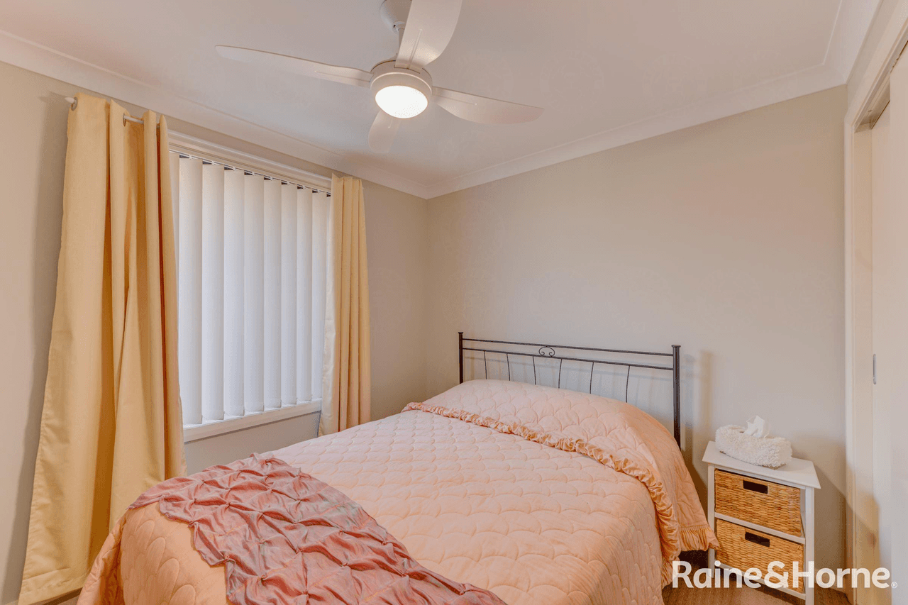 27 Orley Drive, TAMWORTH, NSW 2340