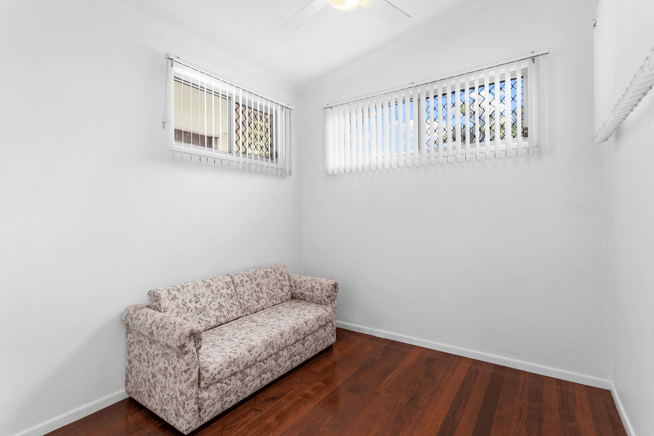 4 Robel Street, STRATHPINE, QLD 4500