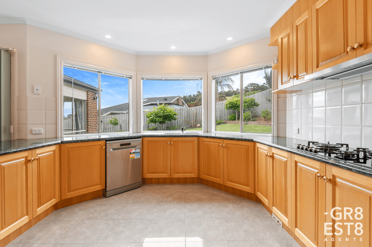 66 Montbrae Circuit, NARRE WARREN NORTH, VIC 3804