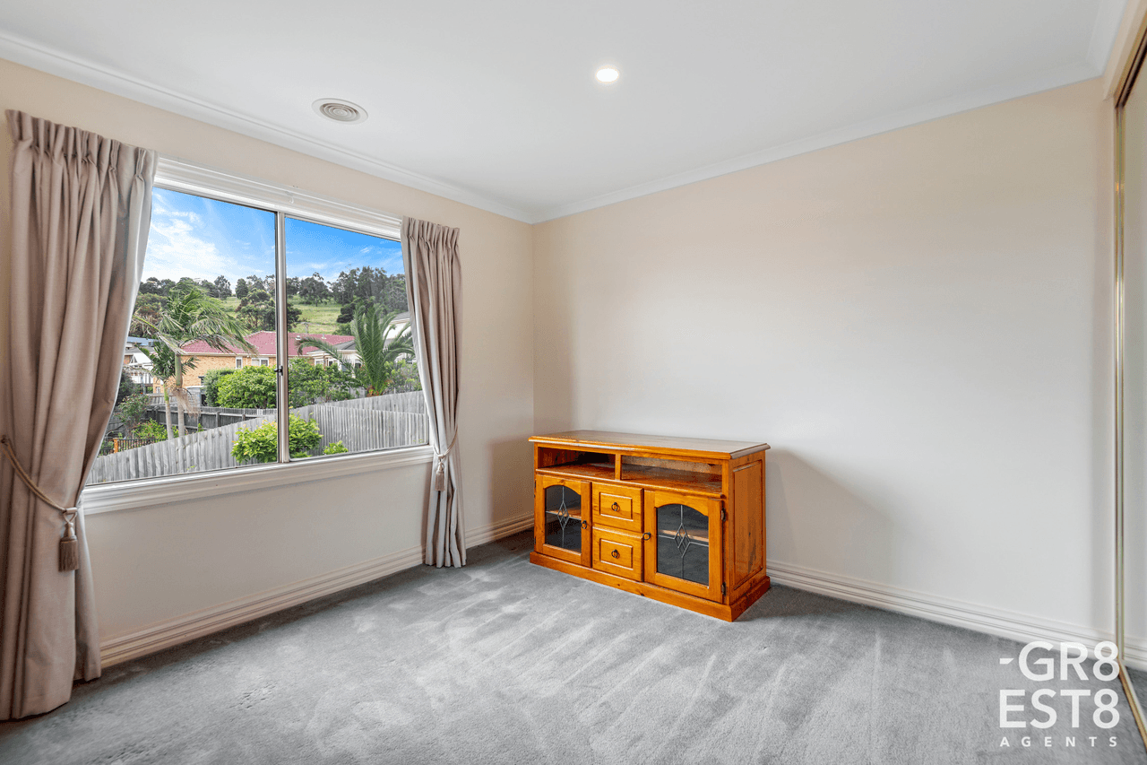 66 Montbrae Circuit, NARRE WARREN NORTH, VIC 3804