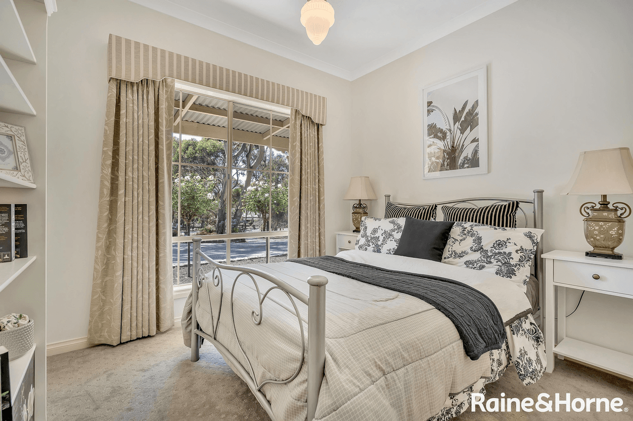 35 Webb Court, SUNBURY, VIC 3429