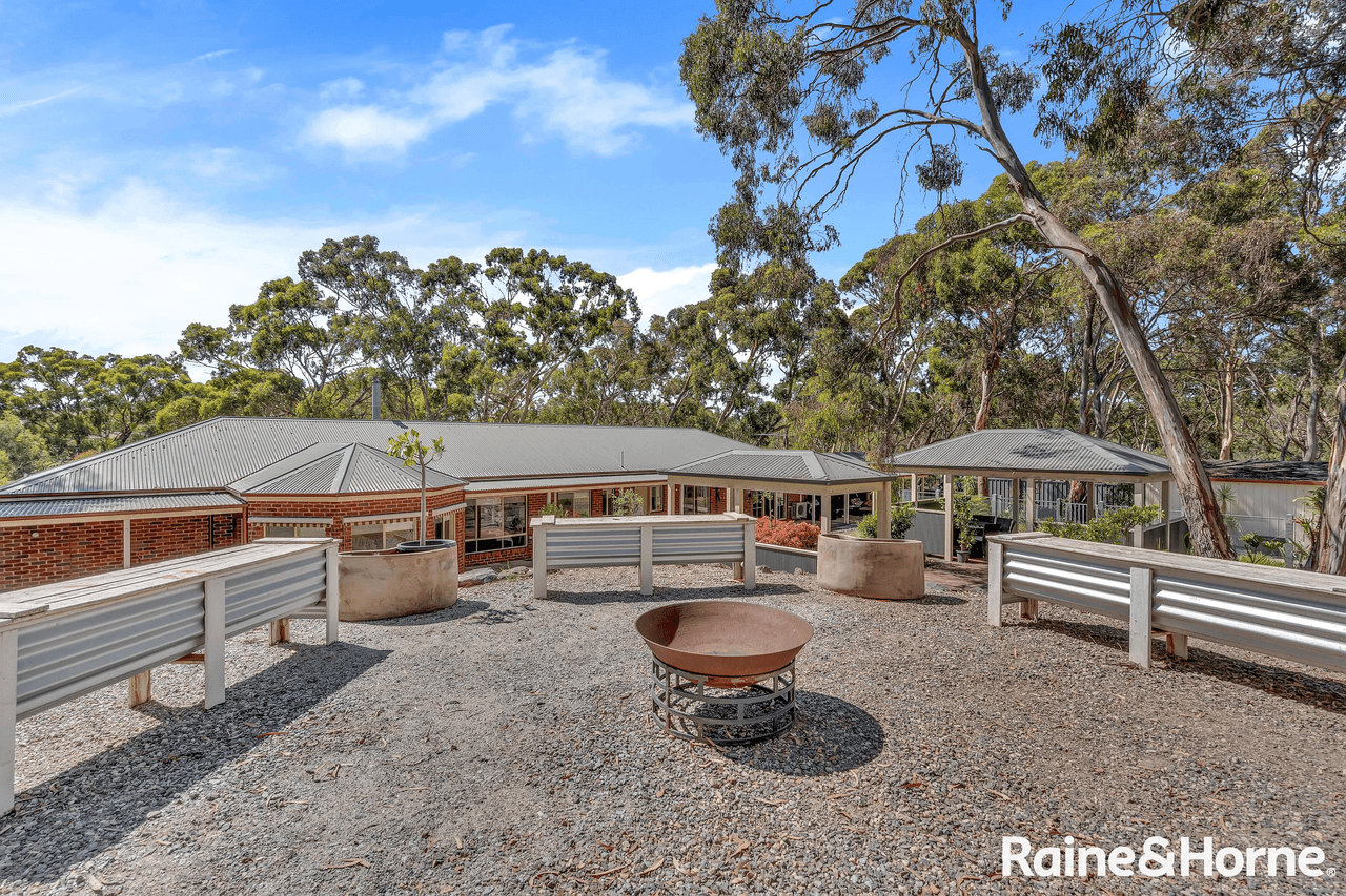 35 Webb Court, SUNBURY, VIC 3429