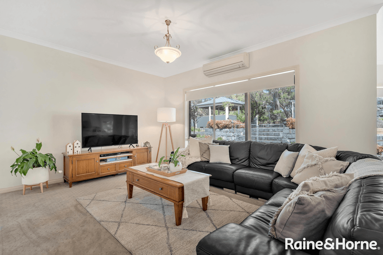 35 Webb Court, SUNBURY, VIC 3429