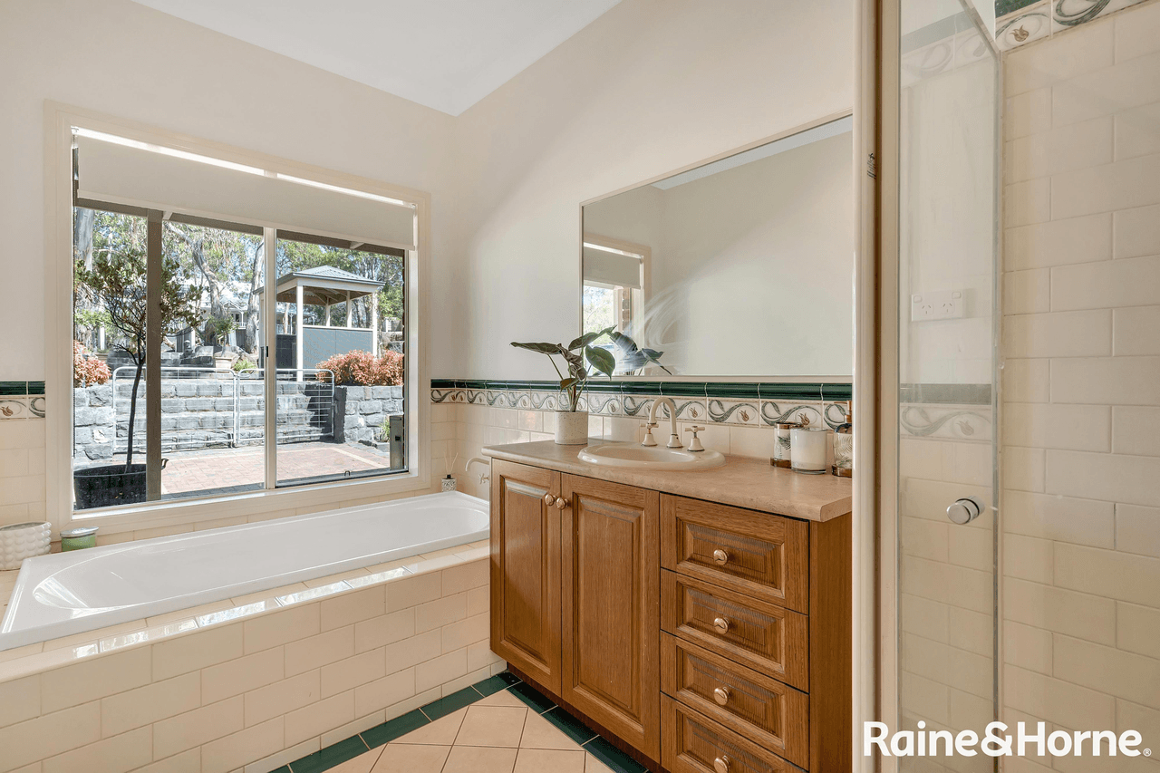 35 Webb Court, SUNBURY, VIC 3429