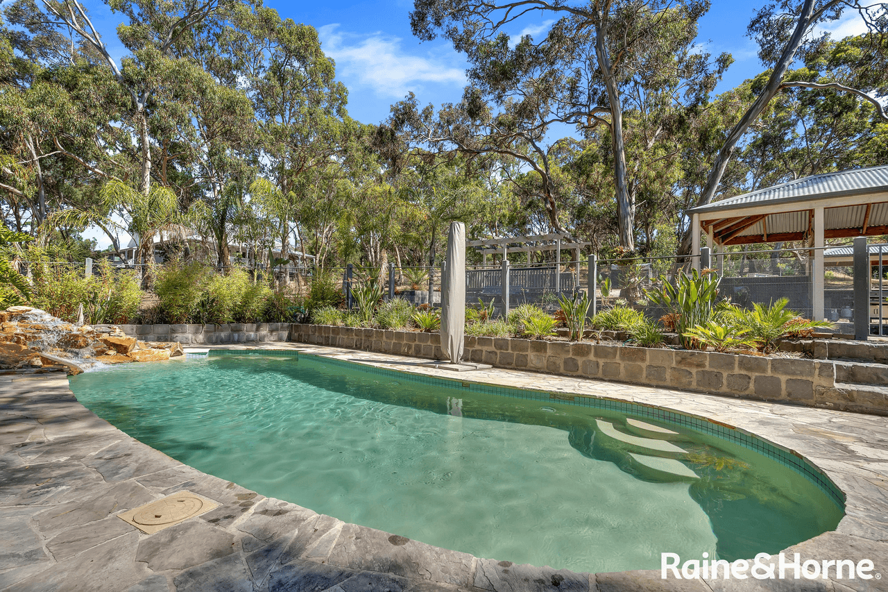 35 Webb Court, SUNBURY, VIC 3429