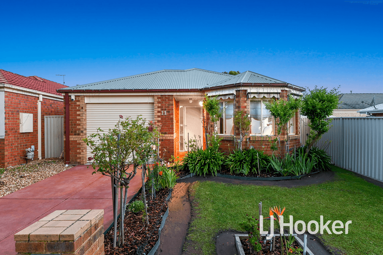 11 Buchan Green, PAKENHAM, VIC 3810