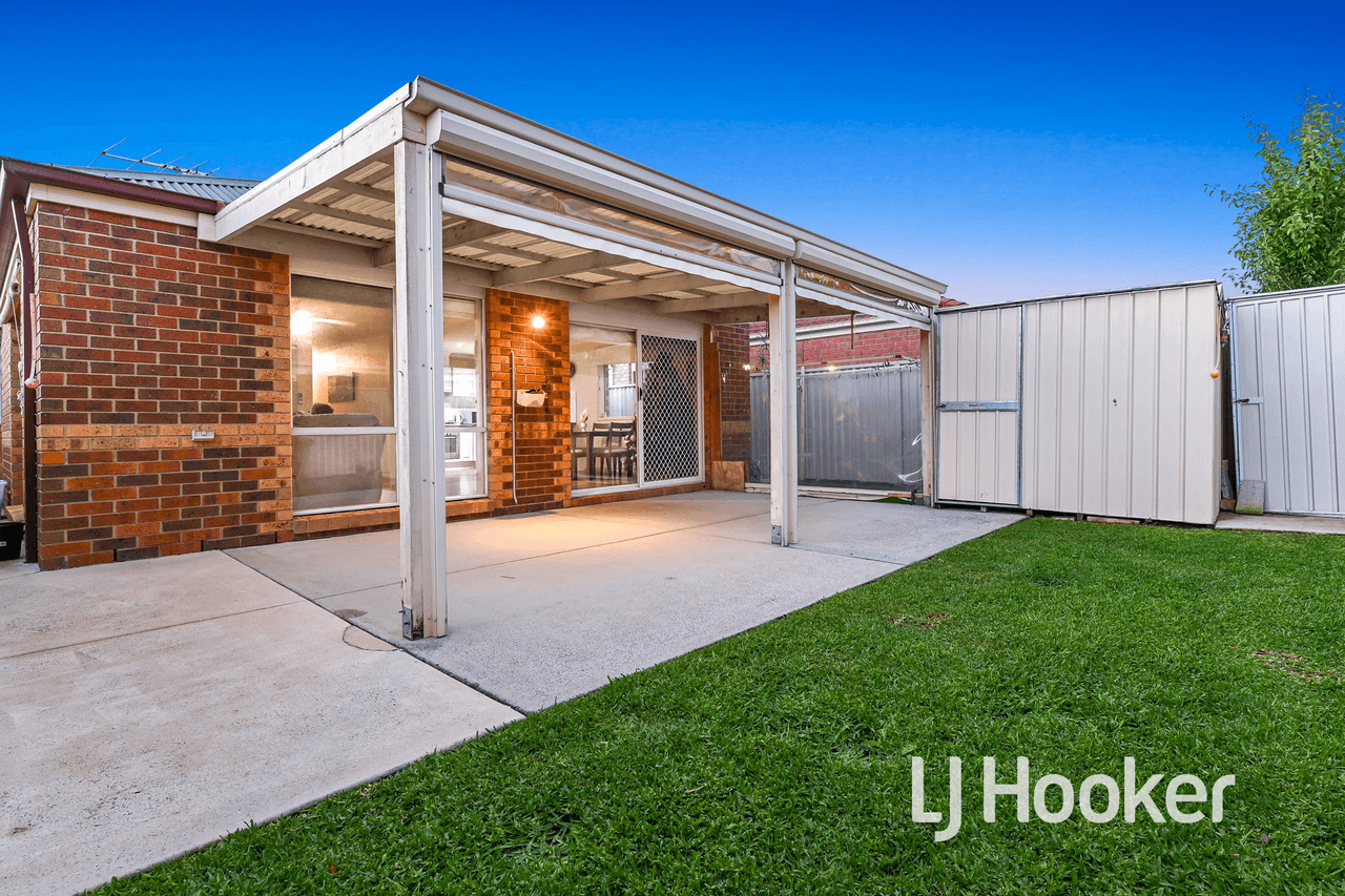 11 Buchan Green, PAKENHAM, VIC 3810