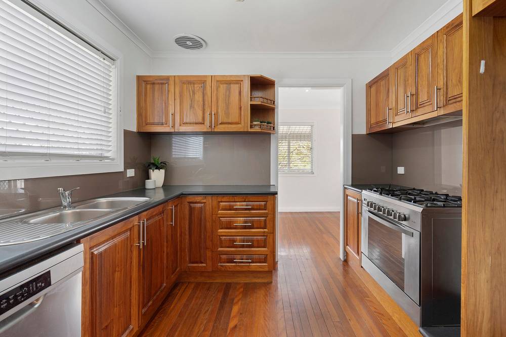 4 Gills Close, ROCHEDALE SOUTH, QLD 4123