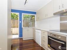 2/104 CARMODY ROAD, ST LUCIA, QLD 4067