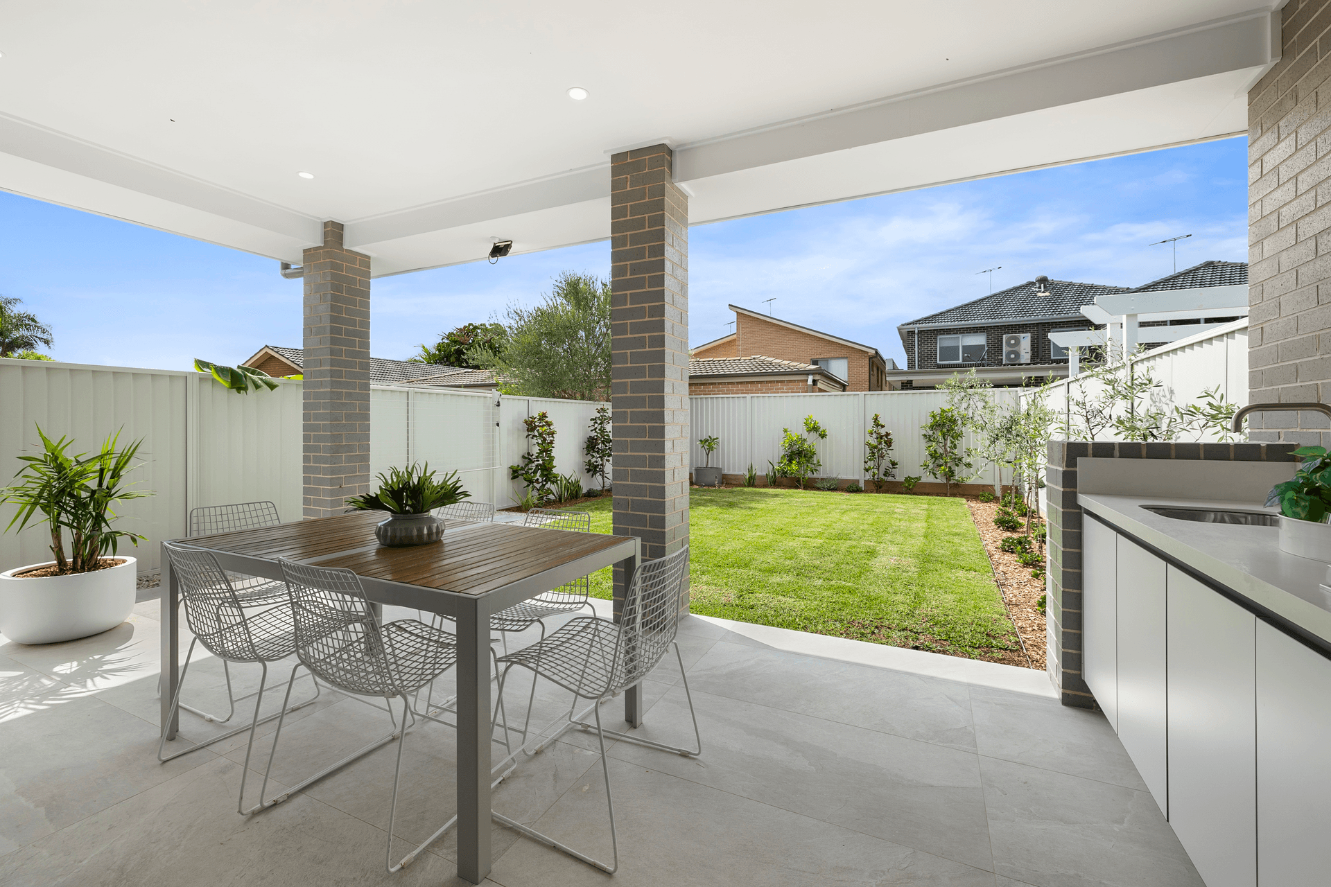 9 Parkview Avenue, Picnic Point, NSW 2213