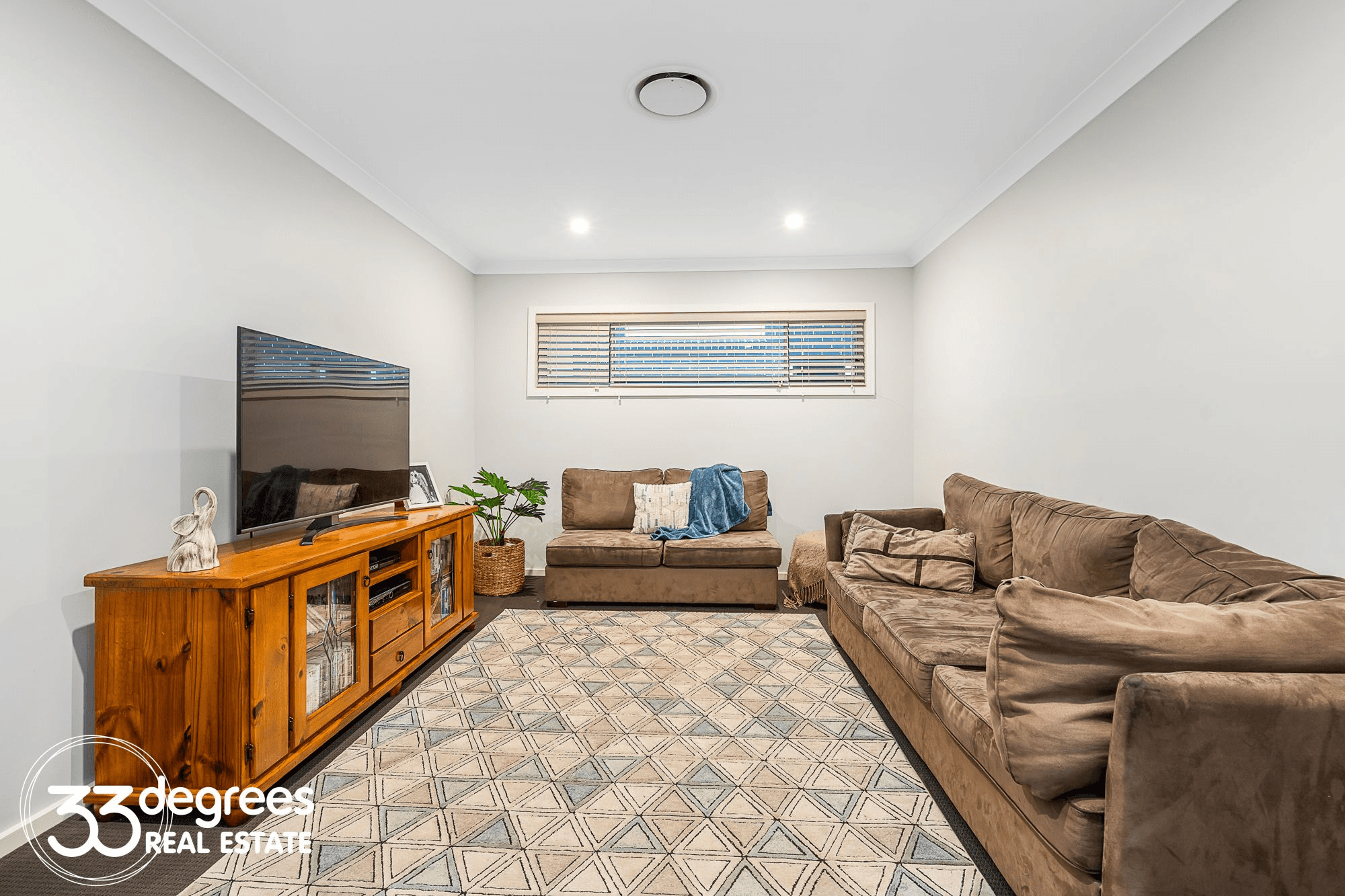 7 Artillery Street, JORDAN SPRINGS, NSW 2747