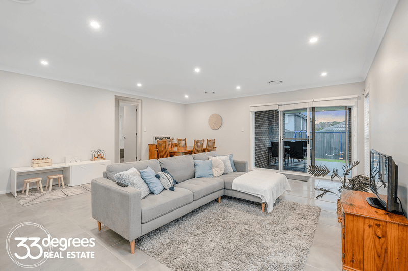 7 Artillery Street, JORDAN SPRINGS, NSW 2747