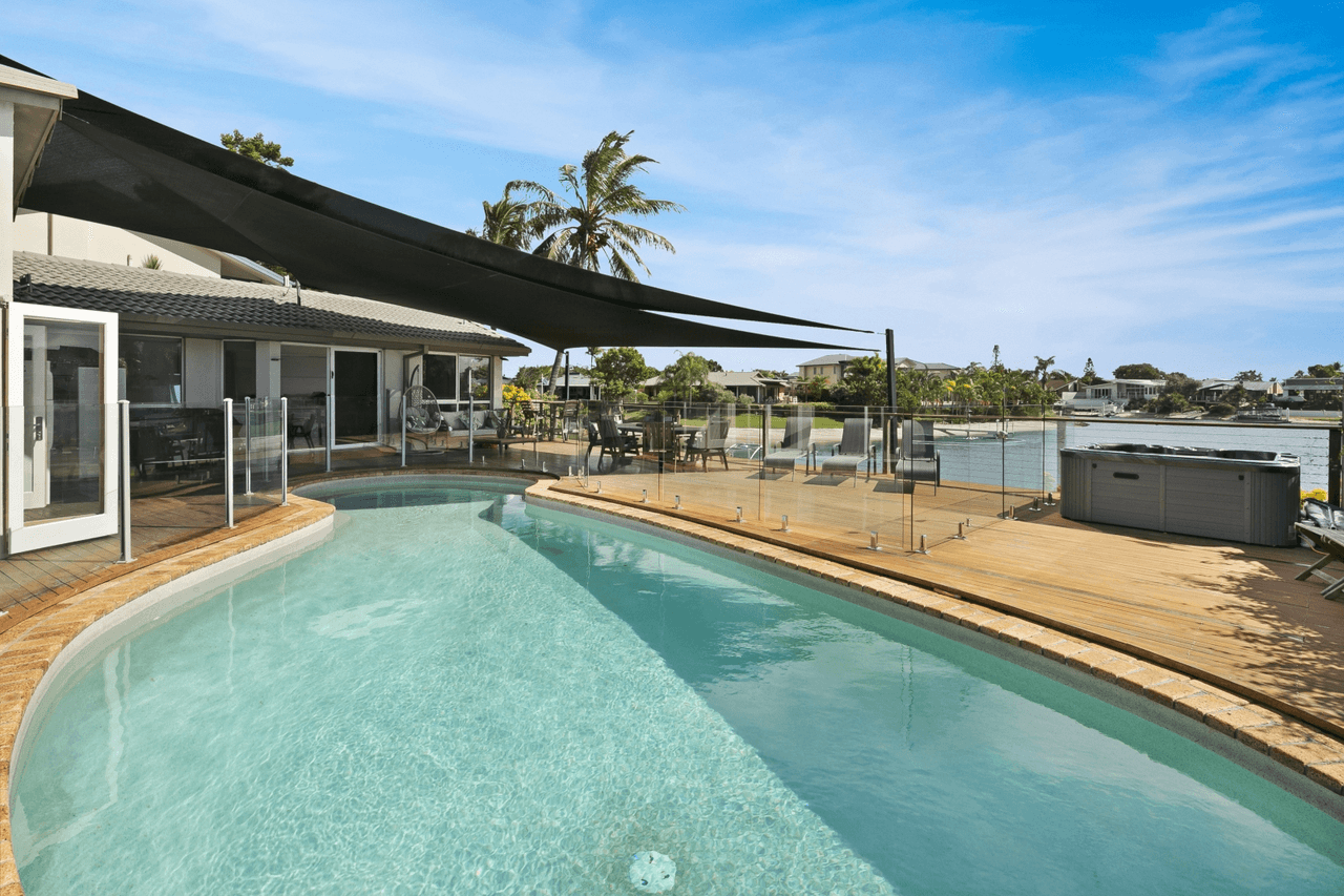 69 Hooker Boulevard, BROADBEACH WATERS, QLD 4218