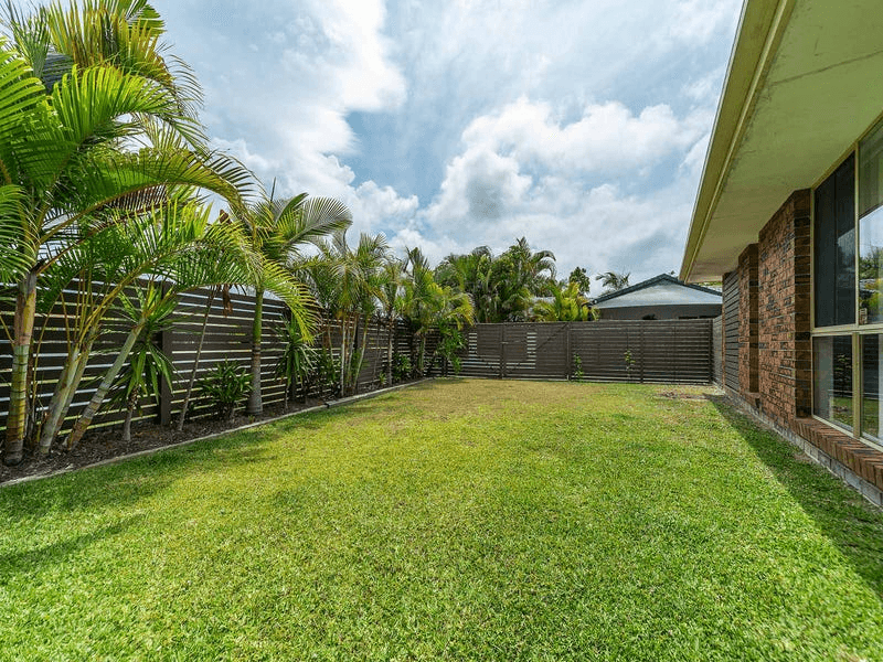 1/23 Coventry Court, LABRADOR, QLD 4215