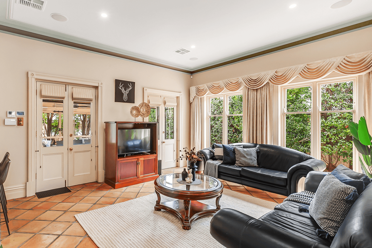 10 Graham Place, PROSPECT, SA 5082