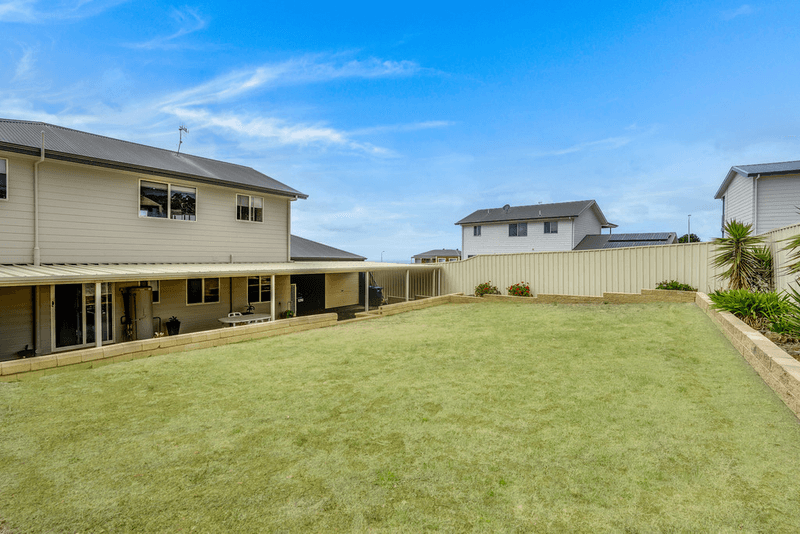 4 BARTON Court, ENCOUNTER BAY, SA 5211