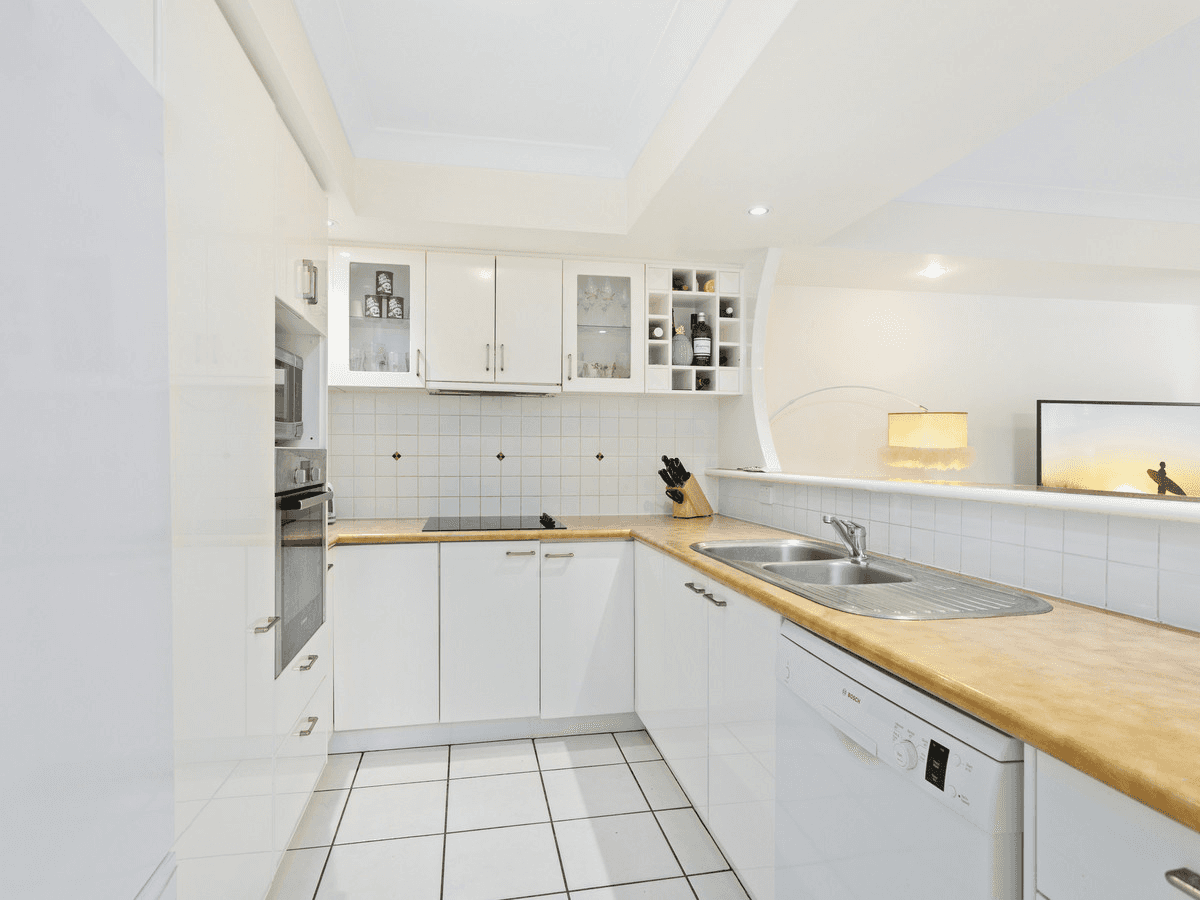 301/2214 Gold Coast Highway, Mermaid Waters, QLD 4218