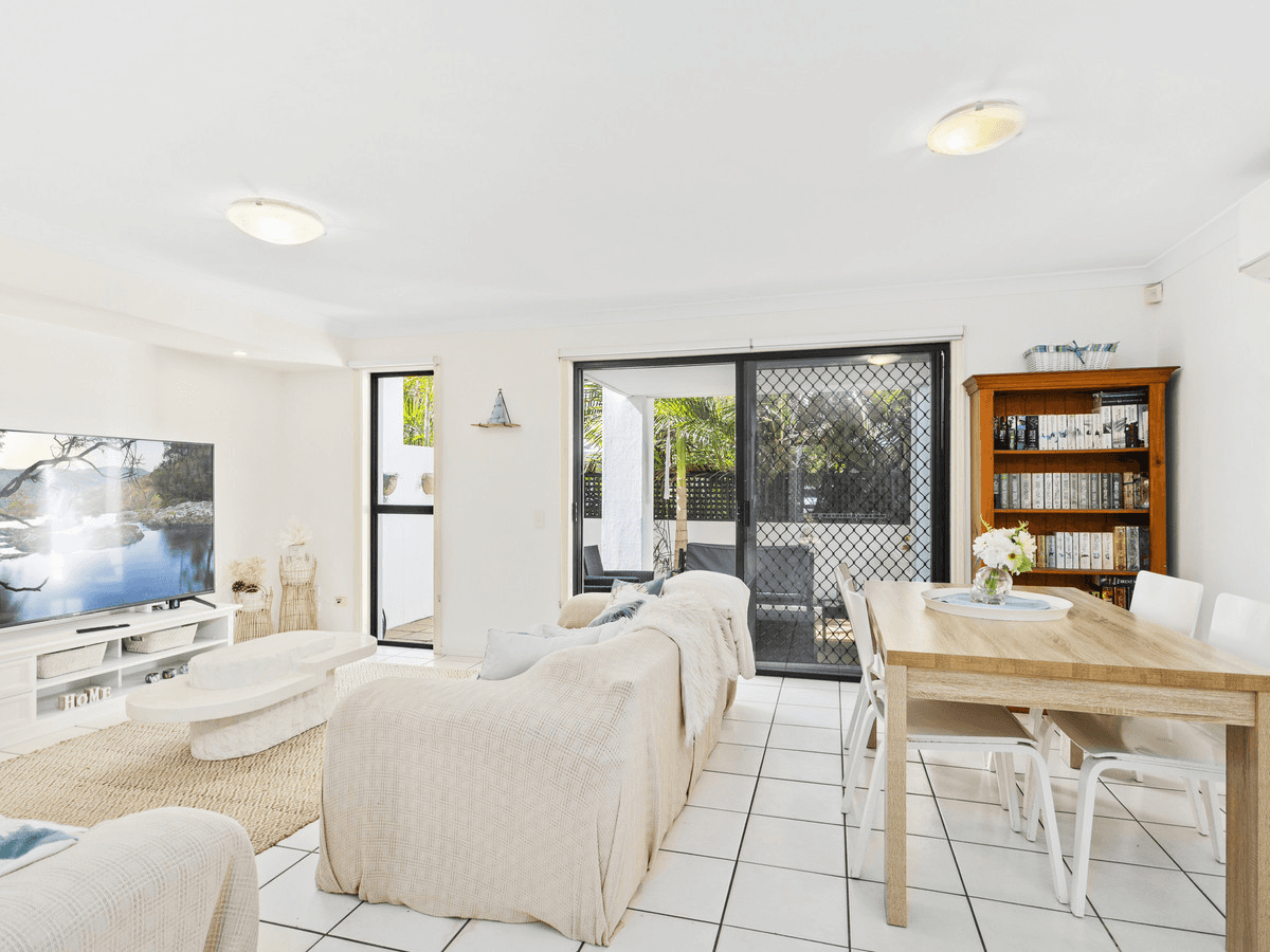 301/2214 Gold Coast Highway, Mermaid Waters, QLD 4218