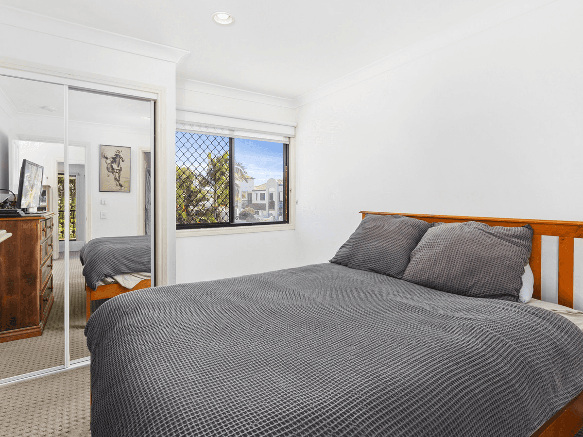 301/2214 Gold Coast Highway, Mermaid Waters, QLD 4218