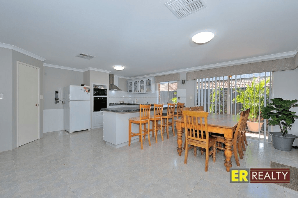 42 Beechwood Circle, AVELEY, WA 6069