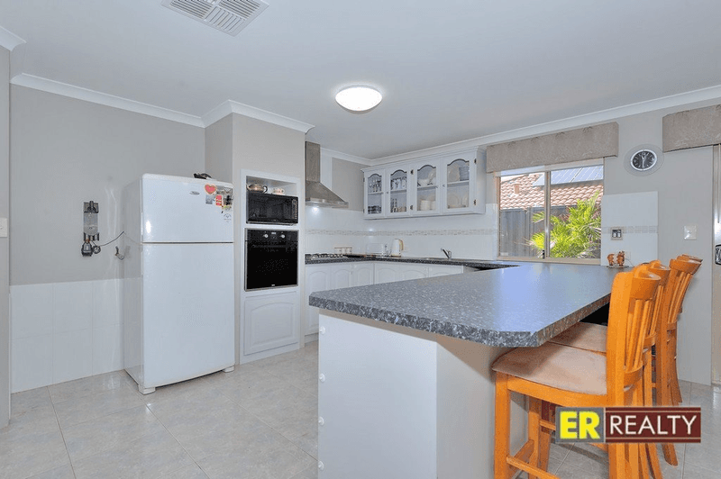 42 Beechwood Circle, AVELEY, WA 6069