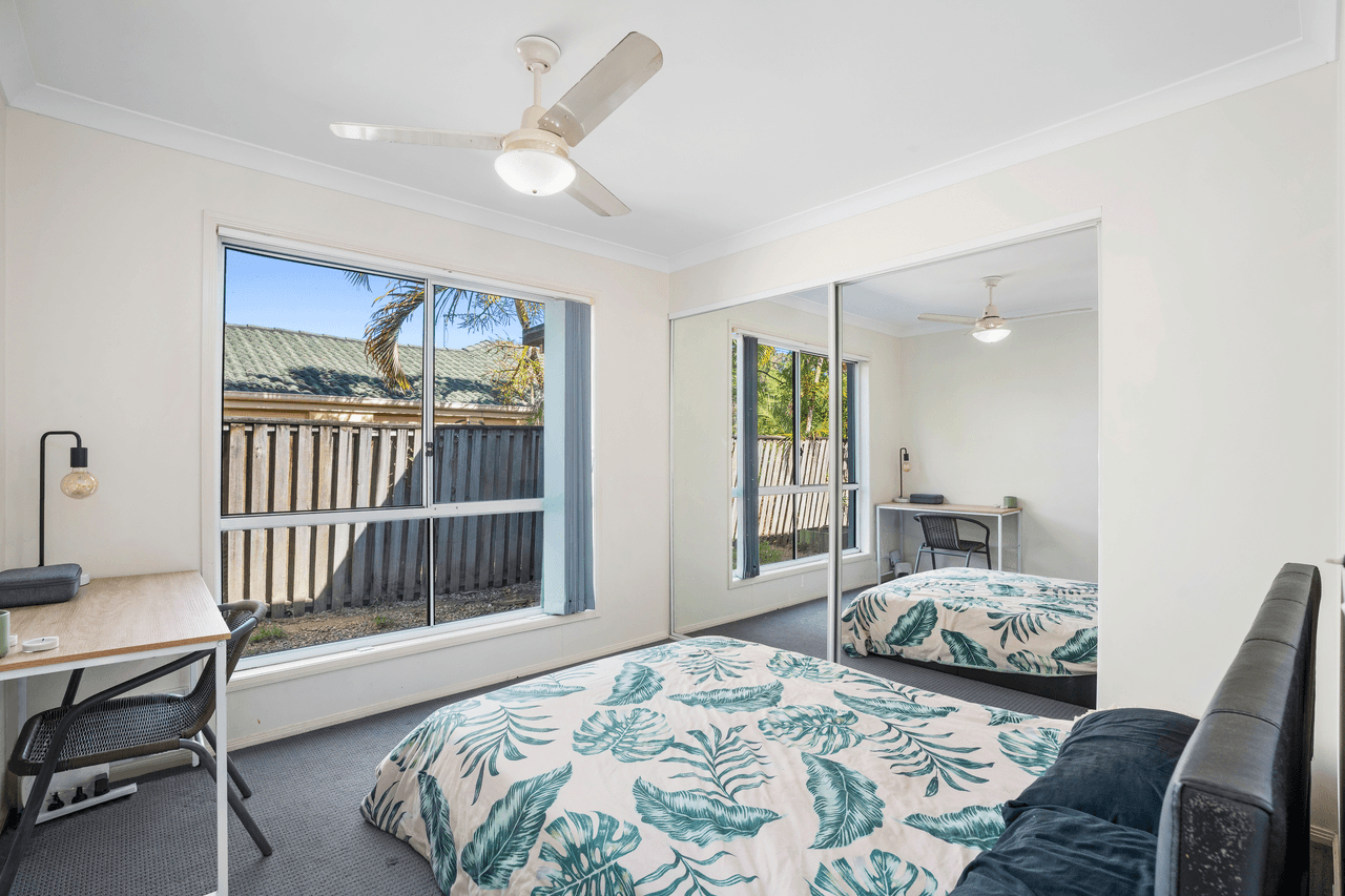 26 Madasin Close, ARUNDEL, QLD 4214