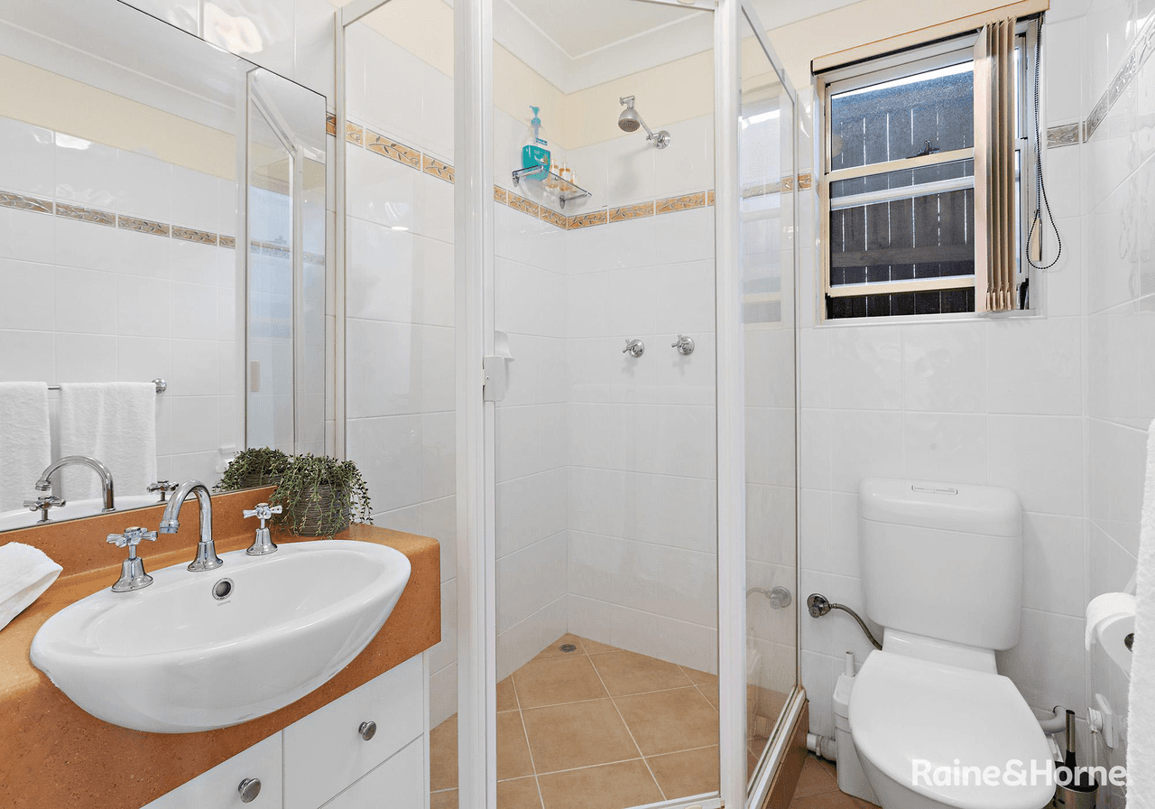 16 Gwinganna Avenue, KIAMA, NSW 2533