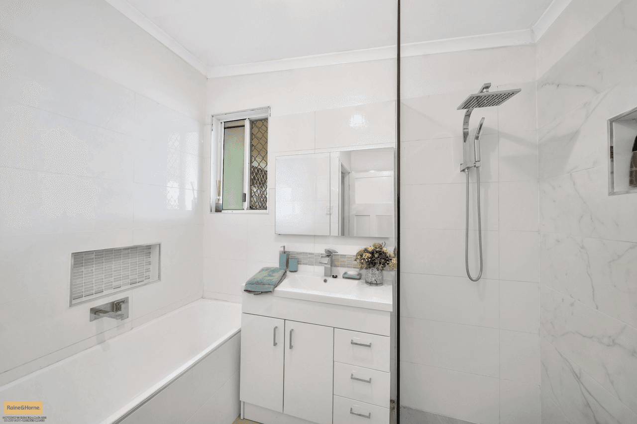 28 Hickey Street, EAST INNISFAIL, QLD 4860