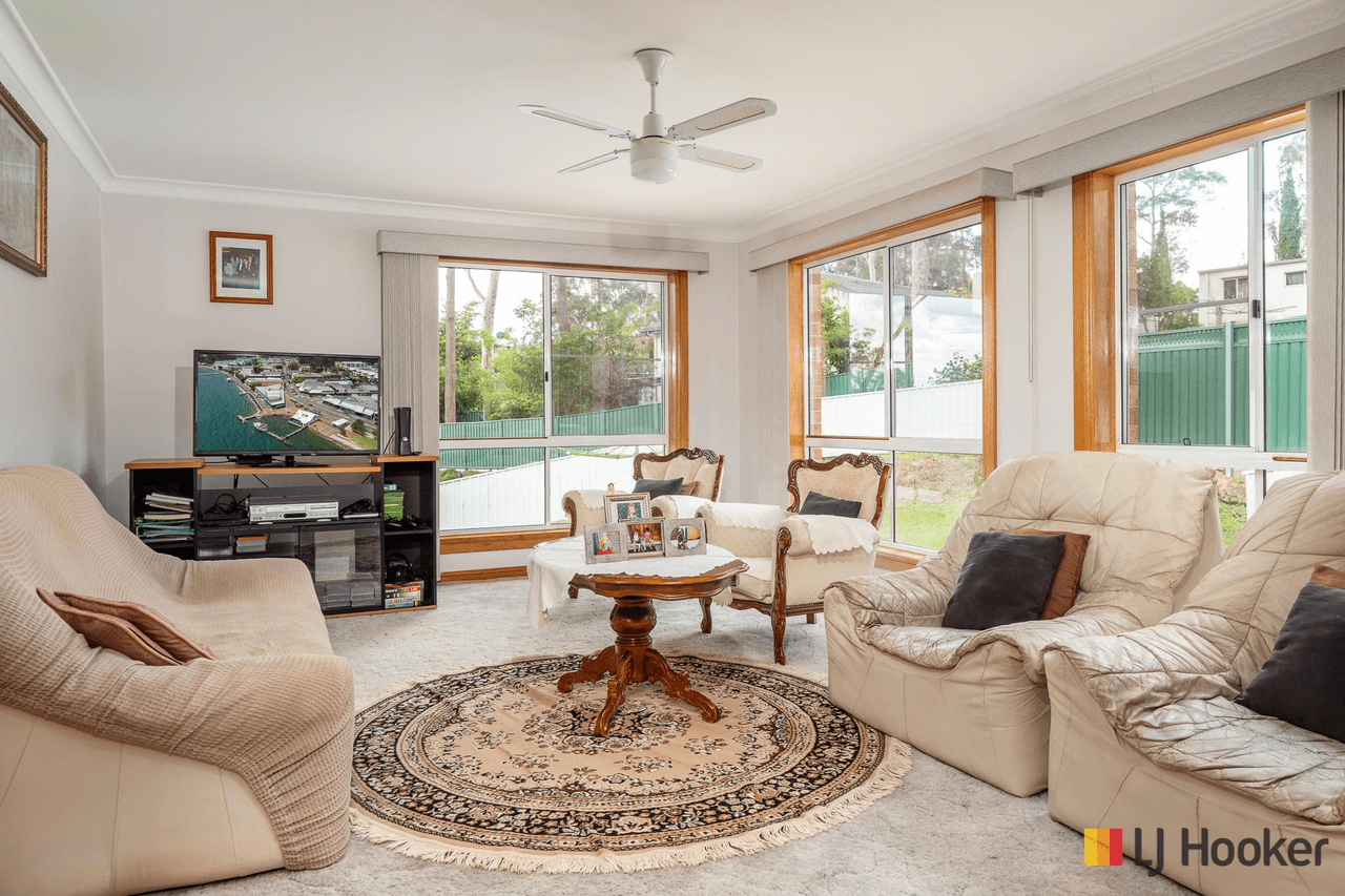 23 Pleasurelea Drive, SUNSHINE BAY, NSW 2536