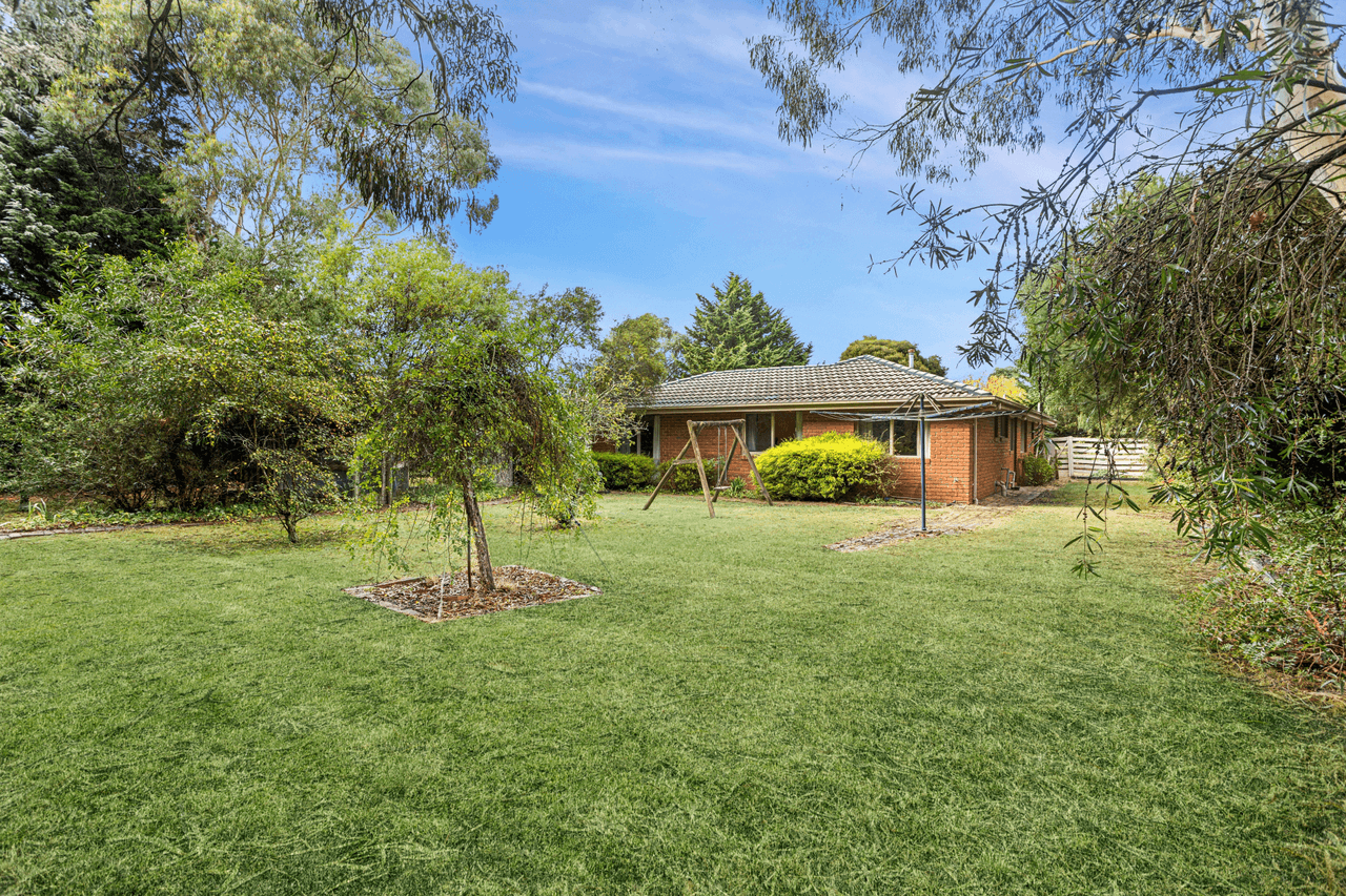 39 Coleraine Drive, ROMSEY, VIC 3434