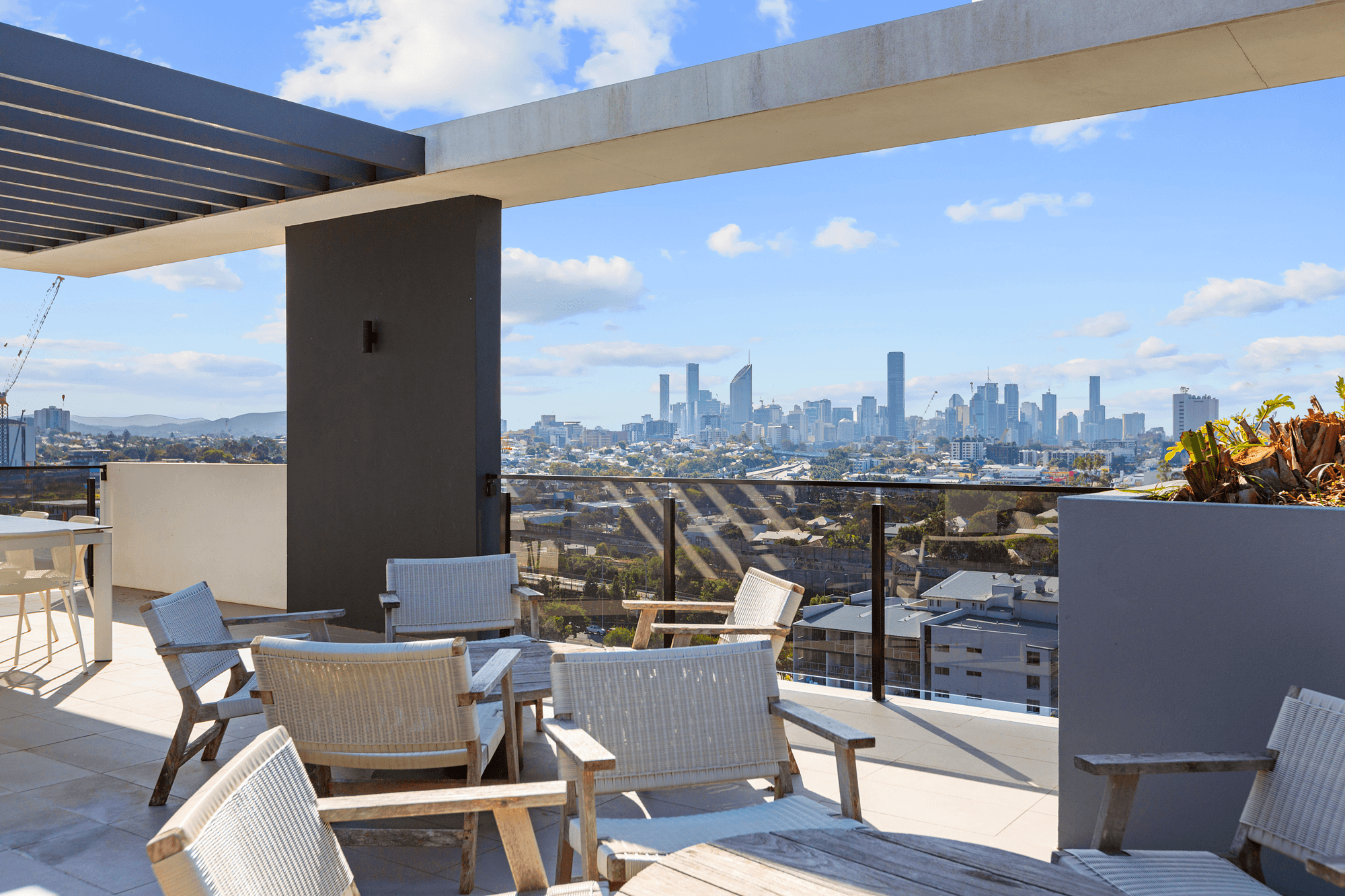 404/28 Wolseley Street, WOOLLOONGABBA, QLD 4102